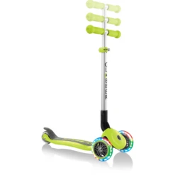 AUTHENTIC SPORTS Globber ELITE Deluxe Met Lichtwielen Groen 11 AUTHENTIC SPORTS Globber ELITE Deluxe Met Lichtwielen Groen -EXIT TOYS || Steiff || fehn Verkoopwinkel authentic sports globber elite deluxe met lichtwielen groen a279025 4