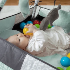 BabyGO - Speelmat Met Ballen Groen -EXIT TOYS || Steiff || fehn Verkoopwinkel babygo speelmat met ballen groen a412140 4