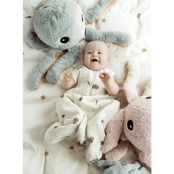 Done By Deer ™ Knuffel Groot Gelei Blauw -EXIT TOYS || Steiff || fehn Verkoopwinkel done by deer knuffel groot gelei blauw a332365 1