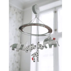 Done By Deer ™ Music Mobile Sleepy Met Spiegel, Blauw 9 Done By Deer ™ Music Mobile Sleepy Met Spiegel, Blauw -EXIT TOYS || Steiff || fehn Verkoopwinkel done by deer music mobile sleepy met spiegel blauw a279644 3