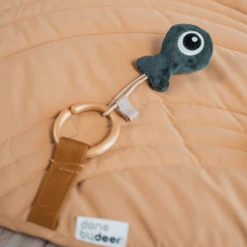 Done By Deer ™ Speelboog Met Kruipdeken Sea Friends Mix -EXIT TOYS || Steiff || fehn Verkoopwinkel done by deer speelboog met kruipdeken sea friends mix a304324 2