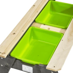 EXIT TOYS EXIT Aksent Zand-, Water- En Picknicktafel (1 Bankje) Met Parasol En Tuingereedschap -EXIT TOYS || Steiff || fehn Verkoopwinkel exit aksent zand water en picknicktafel 1 bankje met parasol en tuingereedschap a248476 2