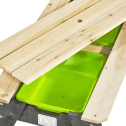 EXIT TOYS EXIT Aksent Zand-, Water- En Picknicktafel (1 Bankje) Met Parasol En Tuingereedschap -EXIT TOYS || Steiff || fehn Verkoopwinkel exit aksent zand water en picknicktafel 1 bankje met parasol en tuingereedschap a248476 3