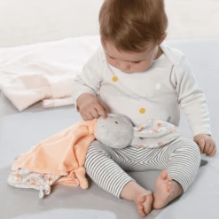 Fehn Deluxe Knuffeldoek Konijn -EXIT TOYS || Steiff || fehn Verkoopwinkel fehn deluxe knuffeldoek konijn a246922 3