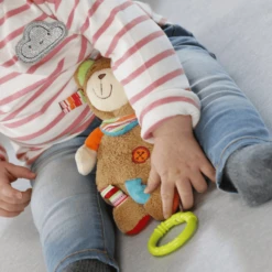 FEHN Mini Muziekdier OSKAR -EXIT TOYS || Steiff || fehn Verkoopwinkel fehn mini muziekdier oskar a034094 2