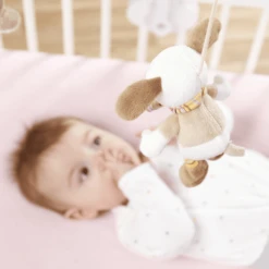 FEHN Muziek-Mobile Hond, Eend, Teddy - Rainbow -EXIT TOYS || Steiff || fehn Verkoopwinkel fehn muziek mobile hond eend teddy rainbow a123226 4