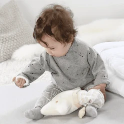 FEHN Muziekdoos Ster Met Muts - Baby Love -EXIT TOYS || Steiff || fehn Verkoopwinkel fehn muziekdoos ster met muts baby love a134074 2