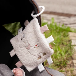 Fehn Peru Knisperdoekje Lama Met Ring -EXIT TOYS || Steiff || fehn Verkoopwinkel fehn peru knisperdoekje lama met ring a273384 4