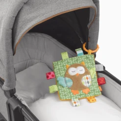 Fehn® Sleeping Forest Knisperdoek Uil Met Ring -EXIT TOYS || Steiff || fehn Verkoopwinkel fehn sleeping forest knisperdoek uil met ring a273733 4