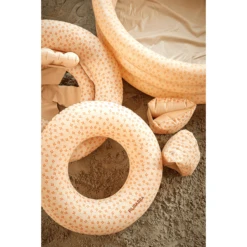 Filibabba Filibaba Zwemring Alfie - Breezy Harmony Sand 11 Filibabba Filibaba Zwemring Alfie - Breezy Harmony Sand -EXIT TOYS || Steiff || fehn Verkoopwinkel filibaba zwemring alfie breezy harmony sand a360680 4