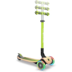 GLOBBER PRIMO Scoot Er Opvouwbaar Hout, Groen -EXIT TOYS || Steiff || fehn Verkoopwinkel globber primo scoot er opvouwbaar hout groen a303738 2