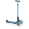 GLOBBER Scoot Er ELITE Deluxe Verlichte Wielen, Hemelsblauw 1 GLOBBER Scoot Er ELITE Deluxe Verlichte Wielen, Hemelsblauw -EXIT TOYS || Steiff || fehn Verkoopwinkel globber scoot er elite deluxe verlichte wielen hemelsblauw a303772