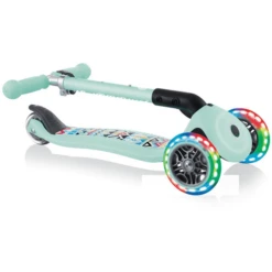 Globber Scoot Er Primo Opvouwbaar Met Verlichte Wielen, Mint- Tribal -EXIT TOYS || Steiff || fehn Verkoopwinkel globber scoot er primo opvouwbaar met verlichte wielen mint tribal a335355 4