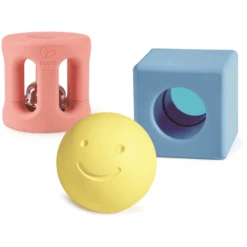 Hape Geometrische Rammelaar -EXIT TOYS || Steiff || fehn Verkoopwinkel hape geometrische rammelaar a241309 2
