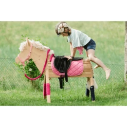 Helga Kreft "Zadelset Voor Tuinpaarden, Roze" -EXIT TOYS || Steiff || fehn Verkoopwinkel helga kreft zadelset voor tuinpaarden roze a292623 3