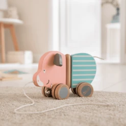 Howa Trekvarkentje "Berta" Gemaakt Van Hout -EXIT TOYS || Steiff || fehn Verkoopwinkel howa trekvarkentje berta gemaakt van hout a349758 2