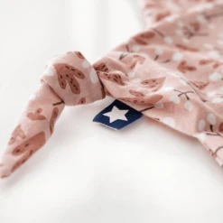 JULIUS ZÖLLNER Snuffeldoek Jersey Flora -EXIT TOYS || Steiff || fehn Verkoopwinkel julius zoellner snuffeldoek jersey flora a333302 1