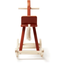 Kids Concept ® Schommelpaard Orange - Rood Carl Larsson -EXIT TOYS || Steiff || fehn Verkoopwinkel kids concept schommelpaard orange rood carl larsson a368131 4