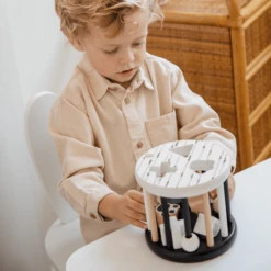 Label Label - Vorm Sorteerwiel - Zwart En Wit 11 Label Label - Vorm Sorteerwiel - Zwart En Wit -EXIT TOYS || Steiff || fehn Verkoopwinkel label label vorm sorteerwiel zwart en wit a394285 4