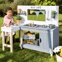 MUDDY BUDDY Speelkeuken Voor Buiten "Mud Café" Wit-wolkgrijs -EXIT TOYS || Steiff || fehn Verkoopwinkel muddy buddy speelkeuken voor buiten mud cafe wit wolkgrijs a412715 2