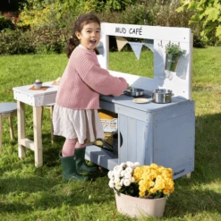 MUDDY BUDDY Speelkeuken Voor Buiten "Mud Café" Wit-wolkgrijs -EXIT TOYS || Steiff || fehn Verkoopwinkel muddy buddy speelkeuken voor buiten mud cafe wit wolkgrijs a412715 3