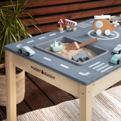 MUDDY BUDDY Speeltafel Voor Buiten "Race Runner " Naturel Lavagrijs -EXIT TOYS || Steiff || fehn Verkoopwinkel muddy buddy speeltafel voor buiten race runner naturel lavagrijs a412717 2