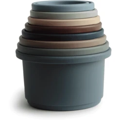 Mushie Stapelbeker, Forest -EXIT TOYS || Steiff || fehn Verkoopwinkel mushie stapelbeker forest a399217 2