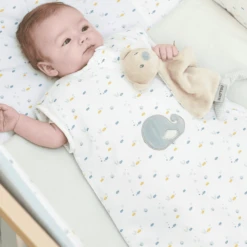 Nattou Romeo, Jules & Sally Mini Knuffelsjaal Beer -EXIT TOYS || Steiff || fehn Verkoopwinkel nattou romeo jules amp sally mini knuffelsjaal beer a390981 1