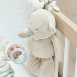 Nattou Romeo, Jules & Sally Muziekdoos Beer -EXIT TOYS || Steiff || fehn Verkoopwinkel nattou romeo jules amp sally muziekdoos beer a391001 2