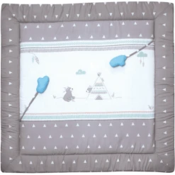 ROBA Speel- En Kruipdeken Indianenbeer 100 X 100 Cm -EXIT TOYS || Steiff || fehn Verkoopwinkel roba speel en kruipdeken indianenbeer 100 x 100 cm a246554 1