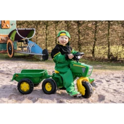 ROLLY TOYS RollyTrac John Deere Met RollyKid Trailer En RollySoundwheel 052769 -EXIT TOYS || Steiff || fehn Verkoopwinkel rolly toys rollytrac john deere met rollykid trailer en rollysoundwheel 052769 a166871 2