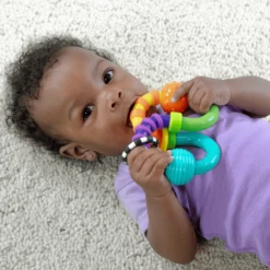 Sassy Baby Draai-rammelaar -EXIT TOYS || Steiff || fehn Verkoopwinkel sassy baby draai rammelaar a349187 4