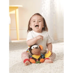 SKIP HOP Bandana Buddies - Activity Aap -EXIT TOYS || Steiff || fehn Verkoopwinkel skip hop bandana buddies activity aap a140521 1