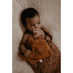 Snoozebaby GOTS Comfort Speelgoed - Sweet Dream Ing, Toffee -EXIT TOYS || Steiff || fehn Verkoopwinkel snoozebaby gots comfort speelgoed sweet dream ing toffee a352013 3