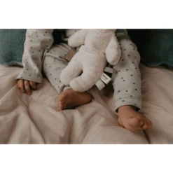 Snoozebaby ORGANIC Ruby Rabbit Cuddle , Stone Beige -EXIT TOYS || Steiff || fehn Verkoopwinkel snoozebaby organic ruby rabbit cuddle stone beige a352029 2