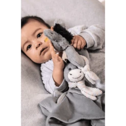 Steiff Knuffeldoekje Ezel Dinkie Grijs-blauw, 26 Cm -EXIT TOYS || Steiff || fehn Verkoopwinkel steiff knuffeldoekje ezel dinkie grijs blauw 26 cm a351955 4