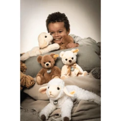 Steiff Lam Boecky Crème Liggend, 35 Cm -EXIT TOYS || Steiff || fehn Verkoopwinkel steiff lam boecky creme liggend 35 cm a351392 1