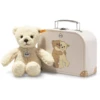 Steiff Teddybeer Mila Beige In Koffer, 21 Cm -EXIT TOYS || Steiff || fehn Verkoopwinkel steiff teddybeer mila beige in koffer 21 cm a351949