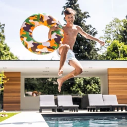 SWIM ESSENTIALS Swim Essential S Drijvende Ring Camouflage 90 Cm 11 SWIM ESSENTIALS Swim Essential S Drijvende Ring Camouflage 90 Cm -EXIT TOYS || Steiff || fehn Verkoopwinkel swim essential s drijvende ring camouflage 90 cm a361822 4