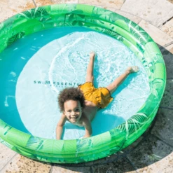 SWIM ESSENTIALS Swim Essential S Opblaasbaar Zwembad Tropical Ø 150 Cm -EXIT TOYS || Steiff || fehn Verkoopwinkel swim essential s opblaasbaar zwembad tropical o 150 cm a359631 1
