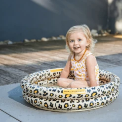 SWIM ESSENTIALS Swim Essential S Print Ed Baby Pool Beige Luipaard 60 Cm 2 Ringen -EXIT TOYS || Steiff || fehn Verkoopwinkel swim essential s print ed baby pool beige luipaard 60 cm 2 ringen a359617 1