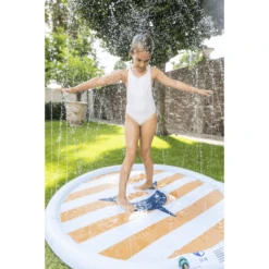 SWIM ESSENTIALS Swim Essential S Sprinkler Mat Haai -EXIT TOYS || Steiff || fehn Verkoopwinkel swim essential s sprinkler mat haai a384603 1