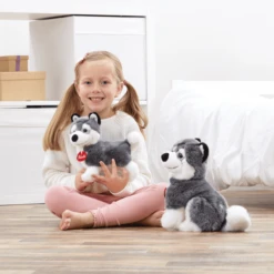 Trudi Klassiek Pluche Hond Husky Marcus (Maat S) -EXIT TOYS || Steiff || fehn Verkoopwinkel trudi klassiek pluche hond husky marcus maat s a352402 1