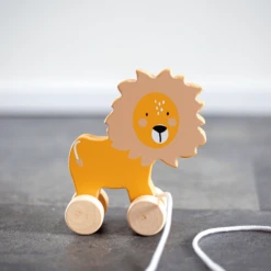 Tryco Houten Trekspeelgoed - Leeuw 11 Tryco Houten Trekspeelgoed - Leeuw -EXIT TOYS || Steiff || fehn Verkoopwinkel tryco houten trekspeelgoed leeuw a393302 4