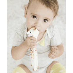 VULLI So Pure Sophie De Giraf - Sophie De Giraf, Geschenkset -EXIT TOYS || Steiff || fehn Verkoopwinkel vulli so pure sophie de giraf sophie de giraf geschenkset a037157 3