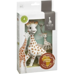 VULLI Sophie La Girafe® Special Edition "Bescherm De Giraffen" Incl. Sleutelhanger -EXIT TOYS || Steiff || fehn Verkoopwinkel vulli sophie la girafe special edition bescherm de giraffen incl sleutelhanger a329349 4